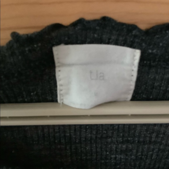 Tia (Anthropologie) ribbed lettuce hem top - Picture 5 of 7